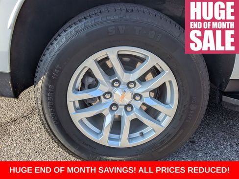 Used 2024 Chevrolet Suburban LT image 13