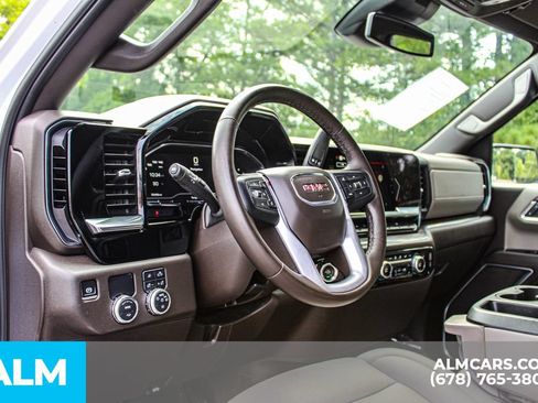Used 2025 GMC Sierra 1500 SLT RWD image 31