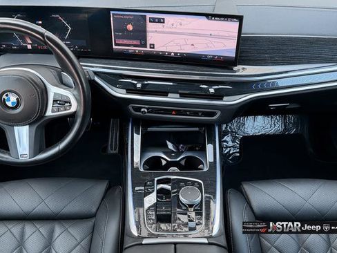 Used 2025 BMW X7 xDrive40i w/ M Sport Package AWD/4WD image 15