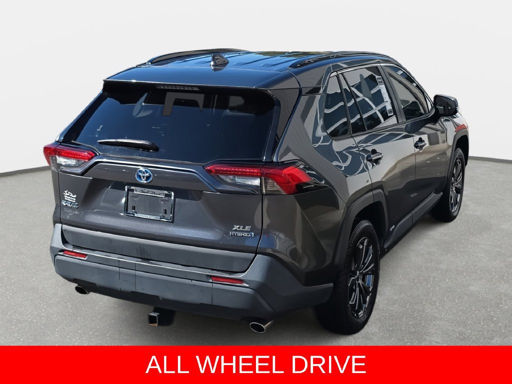 Used 2022 Toyota RAV4 XLE Premium AWD/4WD image 5