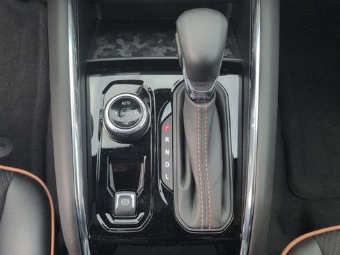 New 2025 GMC Canyon AT4 w/ Off-Road Front Bumper Package image 21