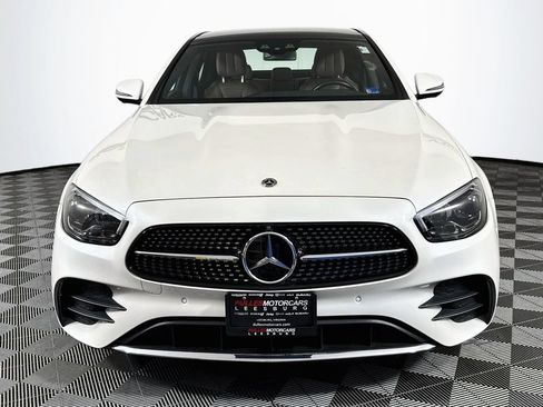 Used 2022 Mercedes-Benz E 350 4MATIC Sedan image 2
