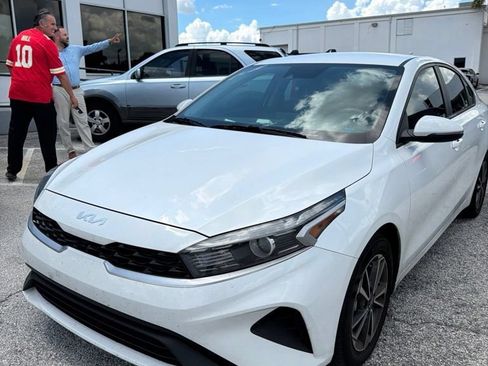 Certified 2024 Kia Forte LXS w/ LXS Technology Package FWD image 3