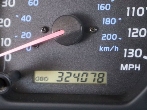 Used 2000 Toyota Land Cruiser image 54