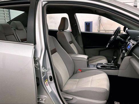 Used 2012 Toyota Camry LE image 8