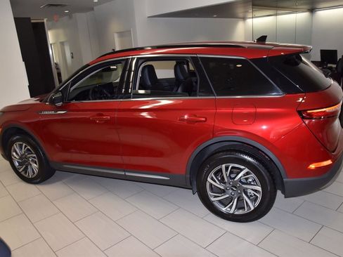 New 2026 Lincoln Corsair Premiere FWD image 10