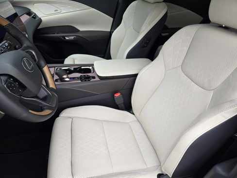 New 2026 Lexus RX 450h AWD w/ Convenience Package image 5