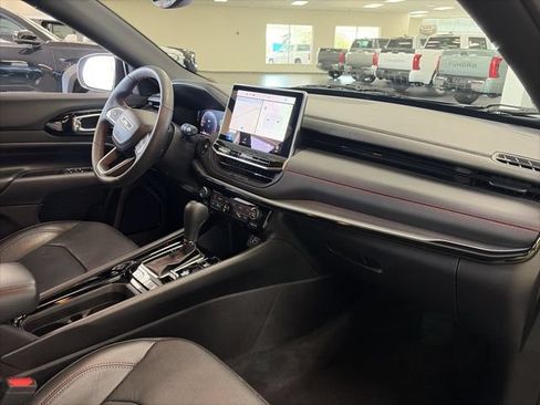 Used 2023 Jeep Compass Trailhawk w/ Trailhawk Elite Group AWD/4WD image 9