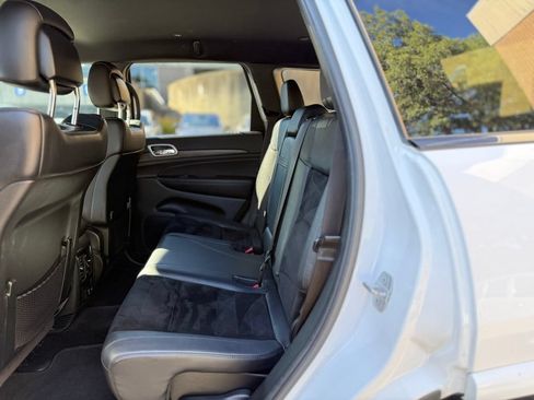 Used 2018 Jeep Grand Cherokee Altitude AWD/4WD image 21