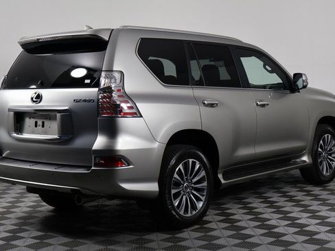 Used 2023 Lexus GX 460 Luxury w/ Off Road Package image 4