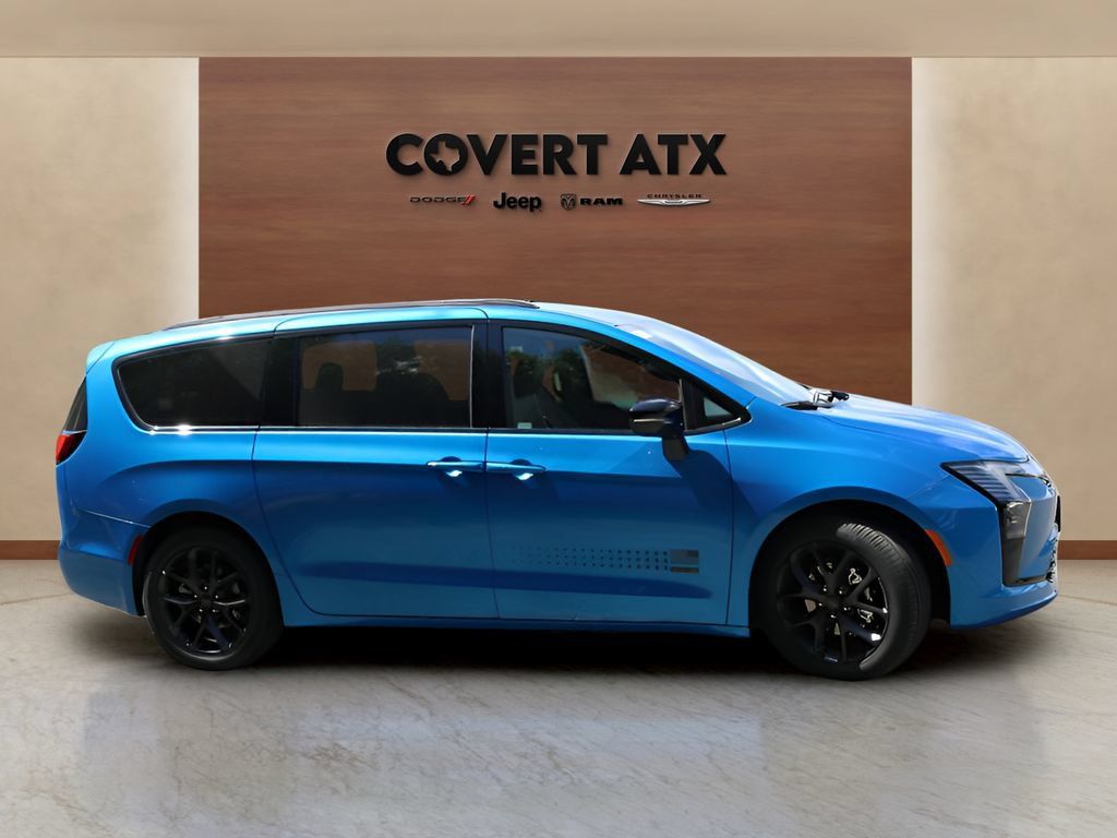 New 2027 Chrysler Pacifica Select FWD image 6
