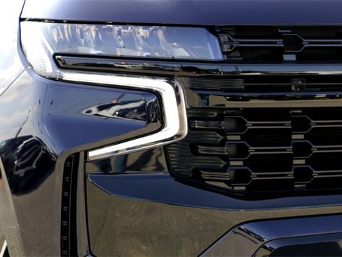 Used 2023 Chevrolet Tahoe Z71 w/ Luxury Package image 3