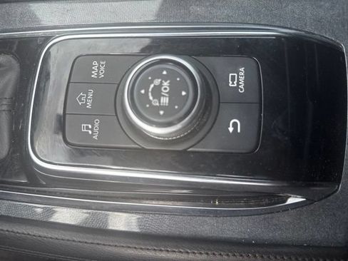 Used 2022 Nissan Armada SL w/ Midnight Edition Package RWD image 14