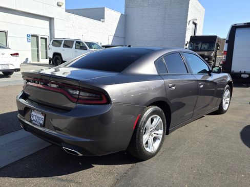 Certified 2022 Dodge Charger SXT RWD image 5