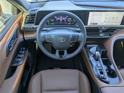 Used 2026 Toyota Crown Signia image 16