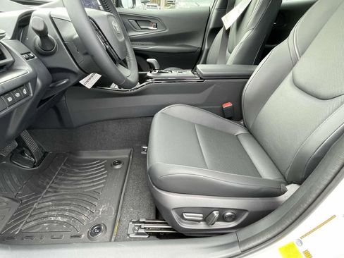 New 2026 Toyota Prius FWD image 10