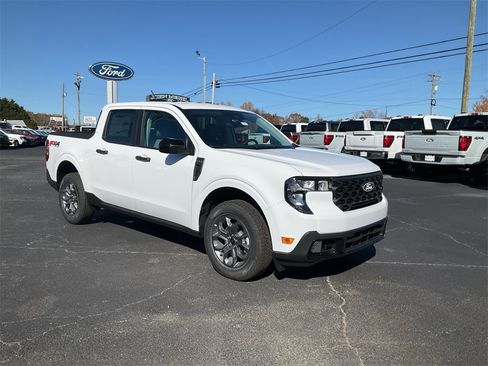 New 2025 Ford Maverick XLT w/ XLT Luxury Package image 3
