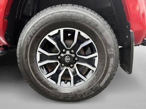 Certified 2022 Toyota Tacoma TRD Sport image 9