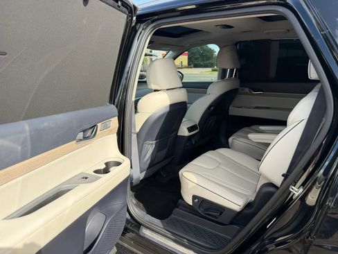 Used 2021 Hyundai Palisade Limited FWD image 7