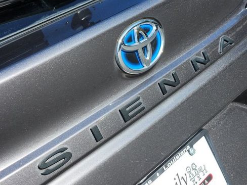 Used 2022 Toyota Sienna XLE FWD image 6