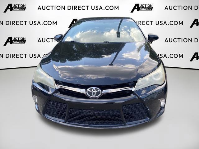 Used 2015 Toyota Camry SE FWD image 2