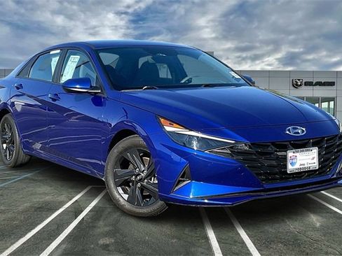 Used 2023 Hyundai Elantra SEL image 12