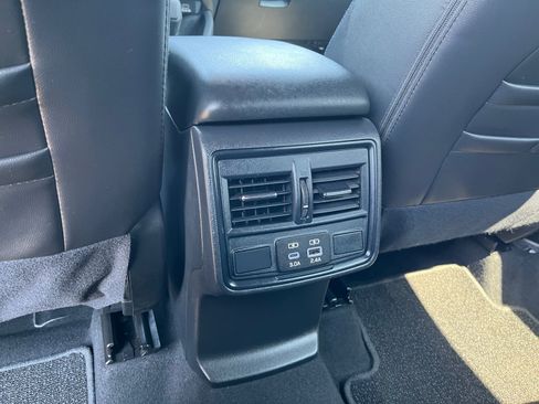 Certified 2025 Subaru Forester Premium AWD/4WD image 32