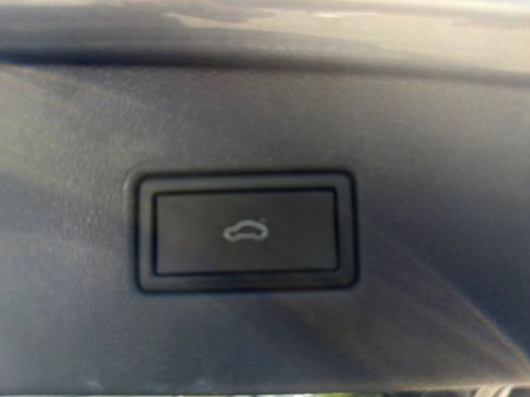 Used 2024 Volkswagen Tiguan SE AWD/4WD image 32