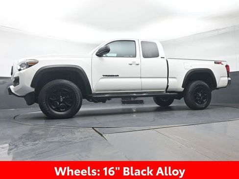 Used 2023 Toyota Tacoma SR5 AWD/4WD image 28
