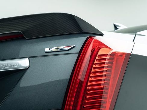 Used 2018 Cadillac CTS V w/ Carbon Fiber Package RWD image 15