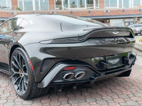 Used 2025 Aston Martin V8 Vantage Coupe image 39