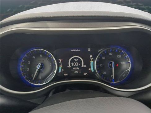 New 2026 Chrysler Pacifica Select FWD image 11