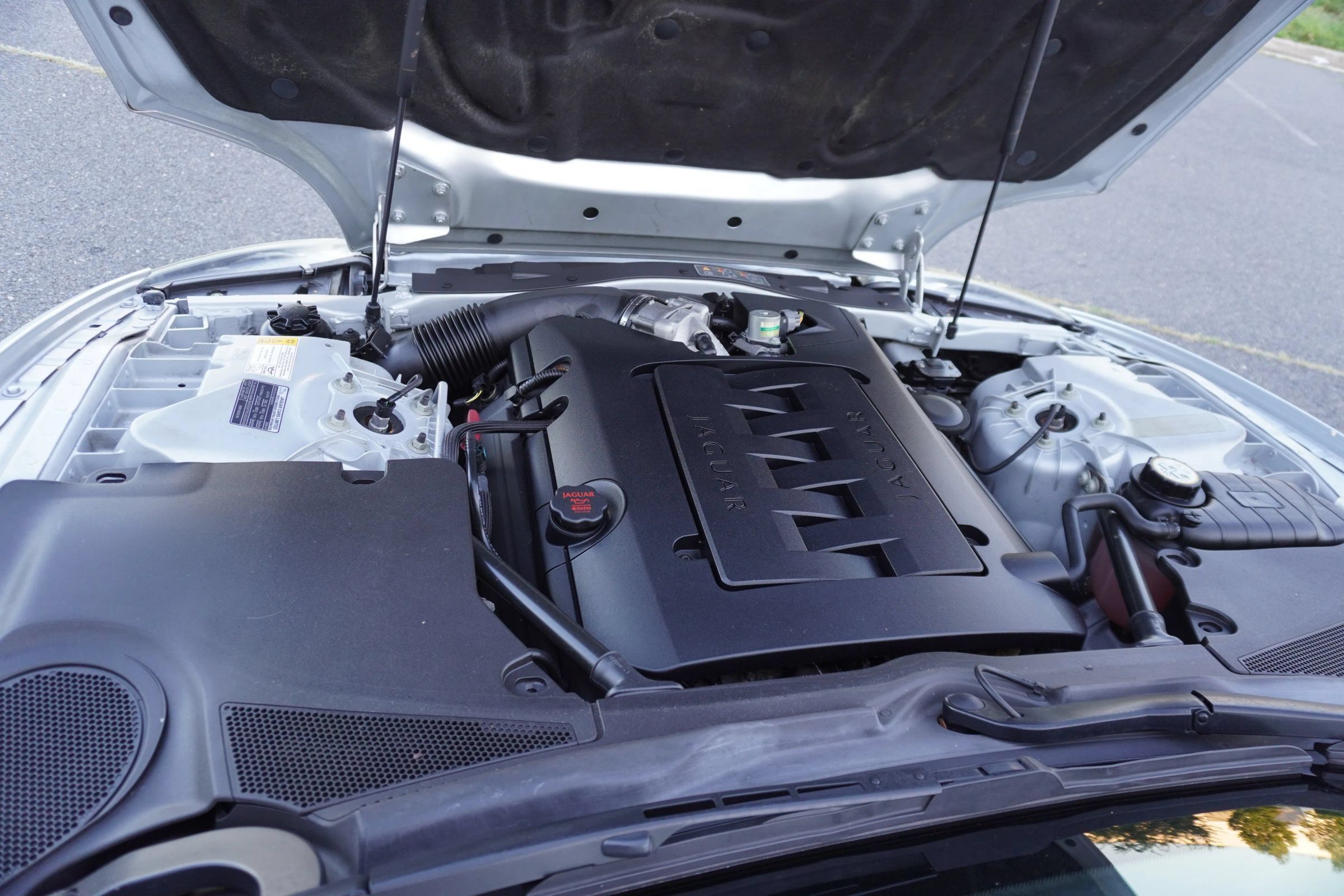 Used 2008 Jaguar XK Coupe RWD image 21