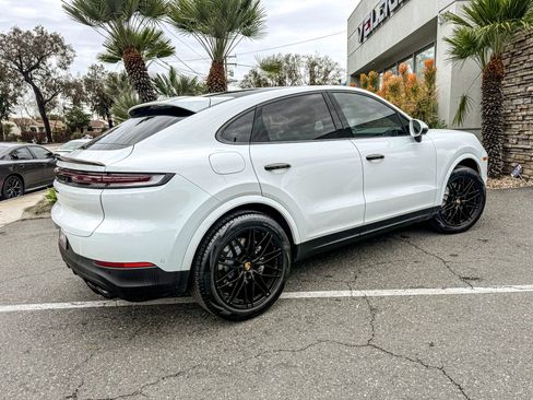 Used 2024 Porsche Cayenne Coupe image 8