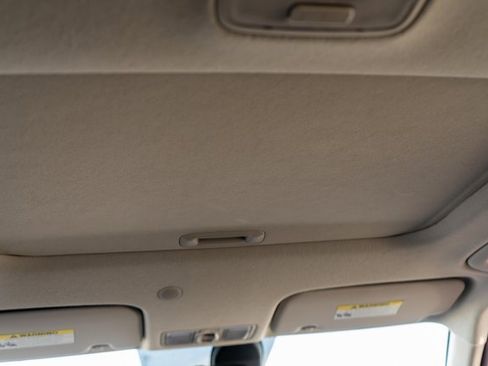 Used 2022 Hyundai Venue SEL image 18