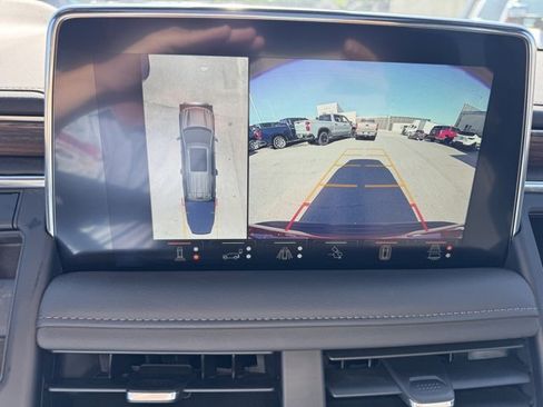 Used 2024 Chevrolet Suburban High Country w/ Advanced Technology Package image 29