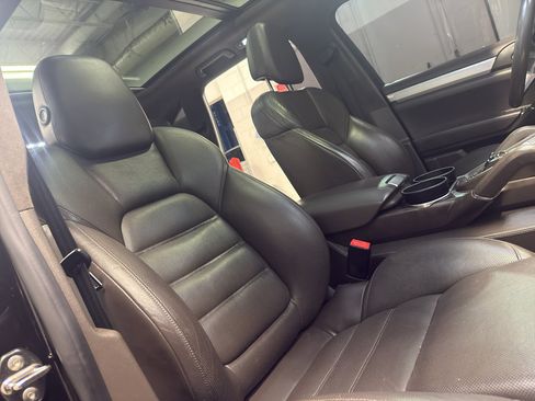 Used 2015 Porsche Cayenne Turbo AWD/4WD image 22