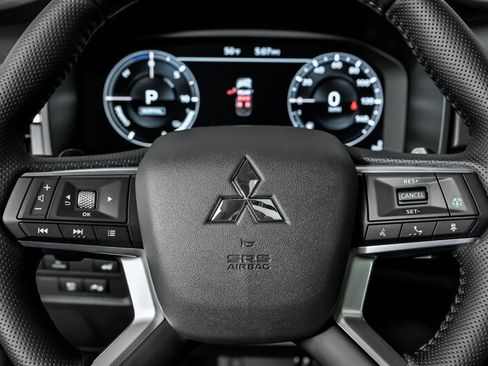 New 2025 Mitsubishi Outlander SEL image 19