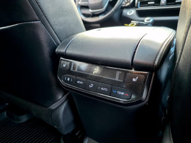 Used 2020 Toyota Highlander Platinum AWD/4WD image 14