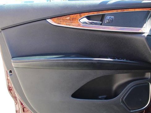 Used 2018 Lincoln MKX Reserve w/ Lincoln MKX Climate Package image 12