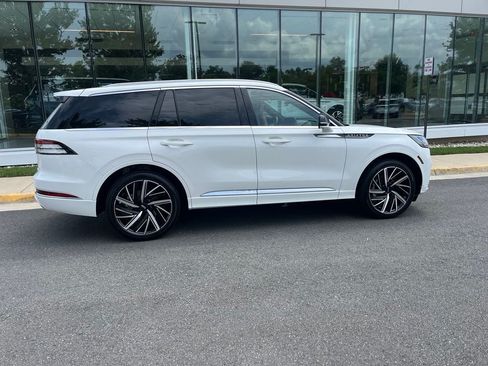 Used 2026 Lincoln Aviator Black Label AWD/4WD image 9