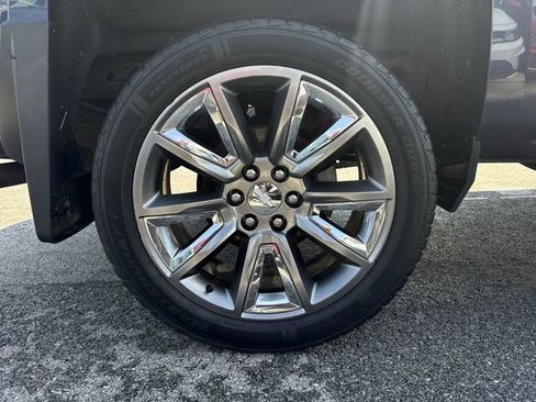 Used 2018 Chevrolet Silverado 1500 LTZ Z71 w/ Centennial Edition AWD/4WD image 32