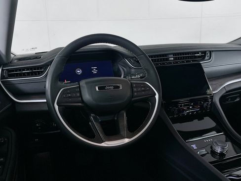 Used 2023 Jeep Grand Cherokee L Limited w/ Trailer Tow Group (B) image 18