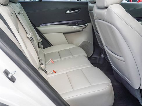 Used 2023 Cadillac XT4 Luxury w/ Cold Weather Package image 13