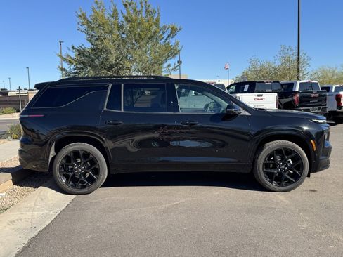 Used 2024 Chevrolet Traverse RS w/ LPO, Floor Liner Package image 3