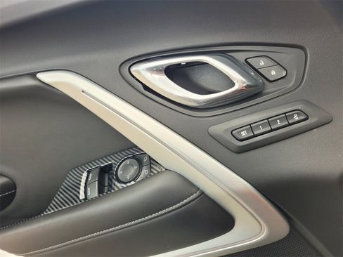 Used 2017 Chevrolet Camaro LT image 21