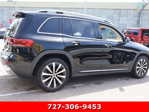 Used 2023 Mercedes-Benz GLB 250 4MATIC w/ Premium Package image 10