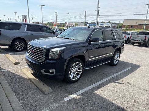 Used 2018 GMC Yukon SLT w/ Premium Edition AWD/4WD image 2