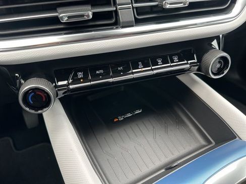 New 2026 Chevrolet Equinox EV LT image 26