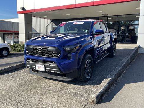 Certified 2024 Toyota Tacoma TRD Sport AWD/4WD image 3